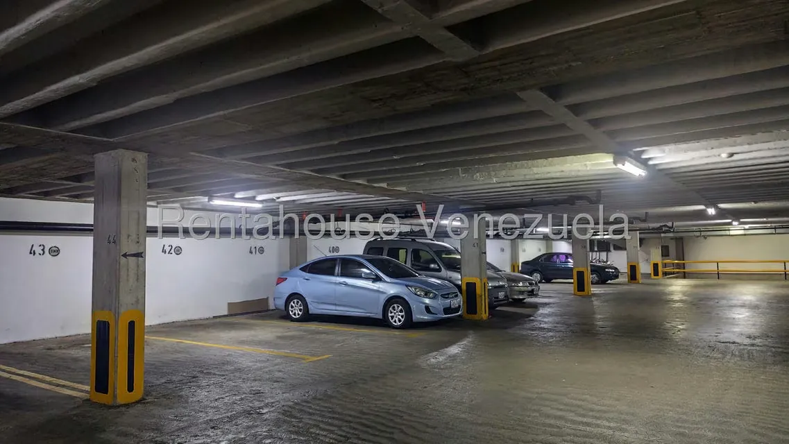 Apartamento (1 Nivel) en Venta en La Florida, Distrito Metropolitano - 18