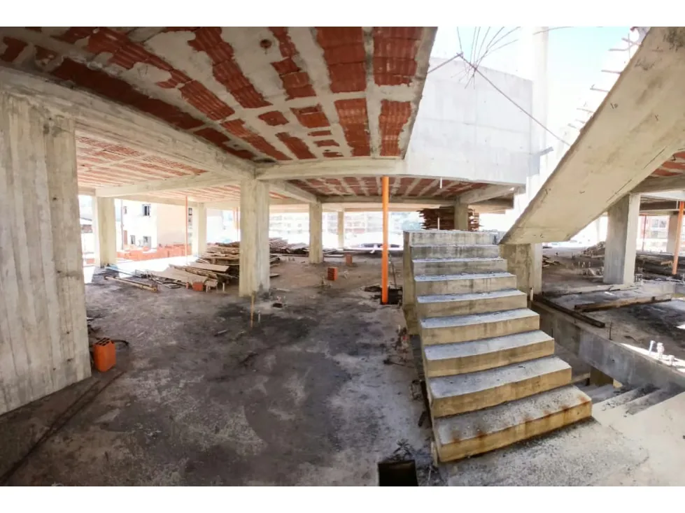 Se Vende EDF.COMC.-13.118m²+2SOT.+1PB+1MZ+5Plantas-Quinta Crespo-RG - 6