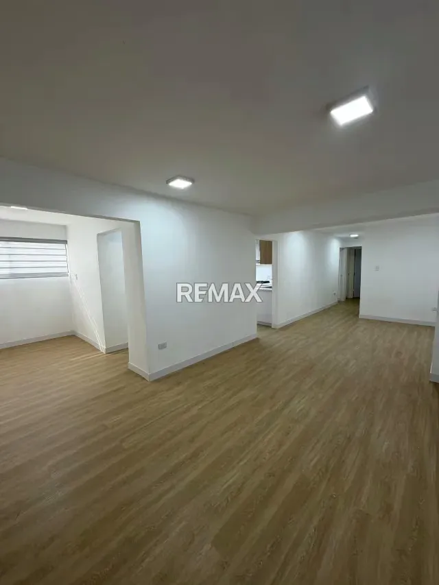 Apartamento en alquiler en el este de Barquisimeto, Av. Lara Edif. Panorama - 2