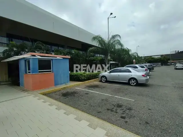 Se alquila Local Comercial en CC Bulevar Delicias, planta Alta, cerca de SOET POSTRES, ZONA TRANSITADA