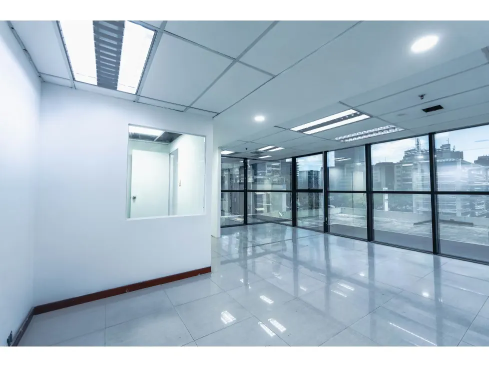 Se vende oficina 161m2 Torre Credicard El Bosque 6531 - 17