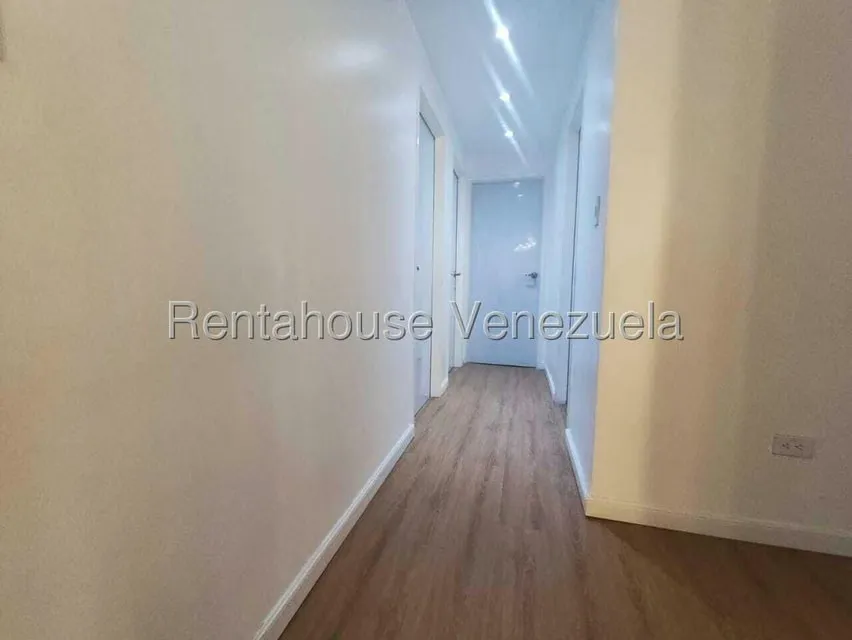 Apartamento (1 Nivel) en Venta en Santa Monica, Distrito Metropolitano - 21
