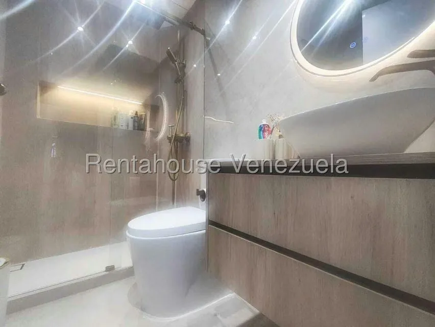 Apartamento (1 Nivel) en Venta en Santa Monica, Distrito Metropolitano - 25