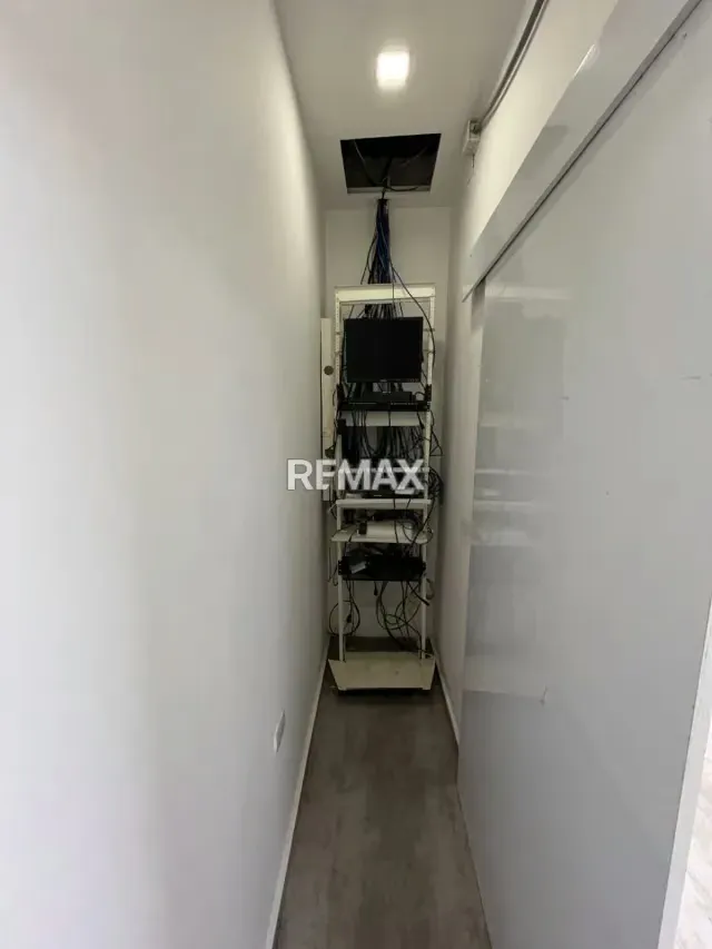 Moderno Local Comercial en Av. 8 Santa Rita - 16