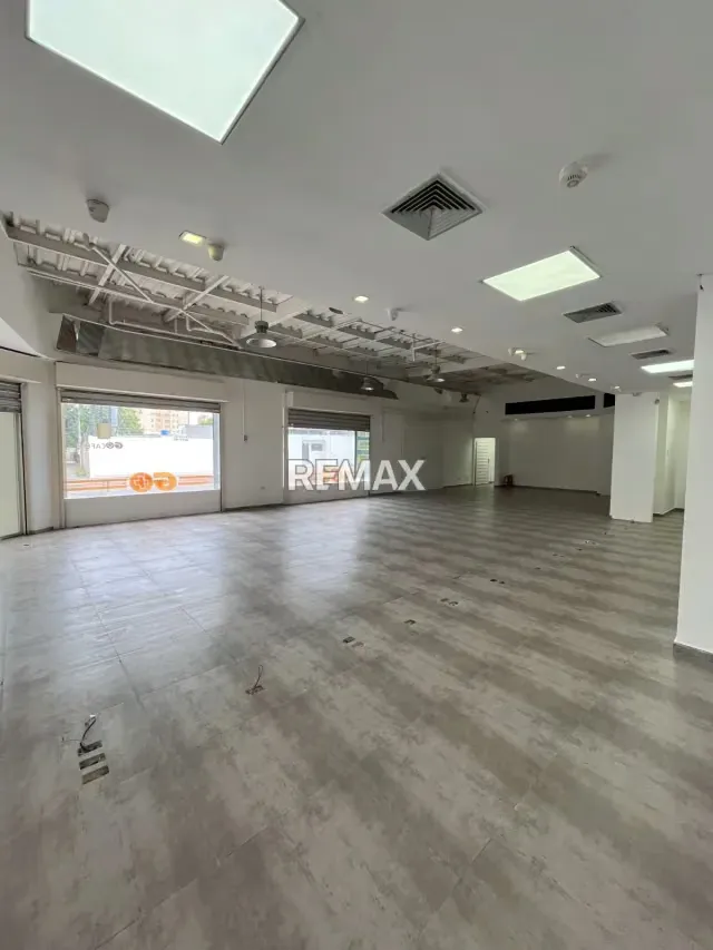 Moderno Local Comercial en Av. 8 Santa Rita - 6