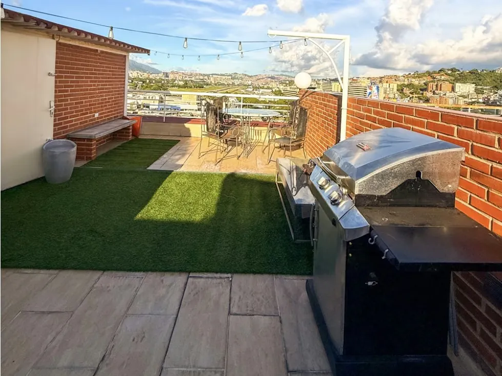 Vendo Penthouse de 3 Pisos en El Rosal - 11