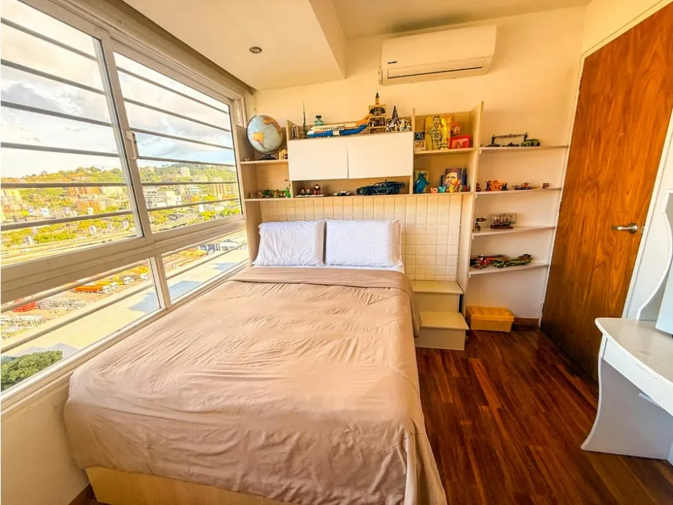 Vendo Penthouse de 3 Pisos en El Rosal - 14