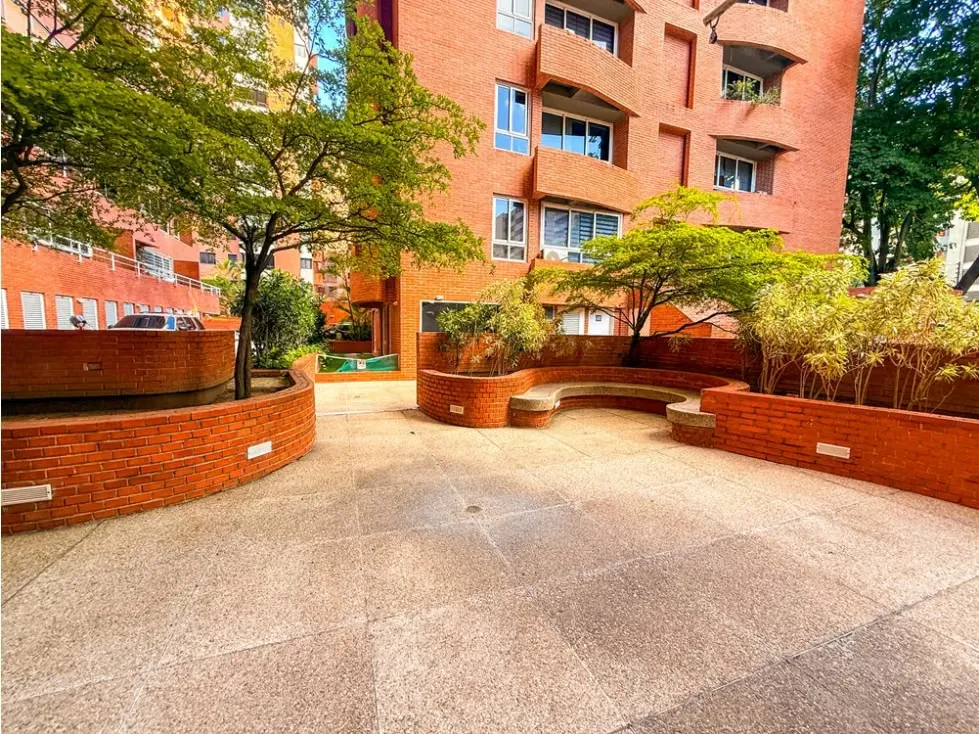 Vendo Penthouse de 3 Pisos en El Rosal - 3