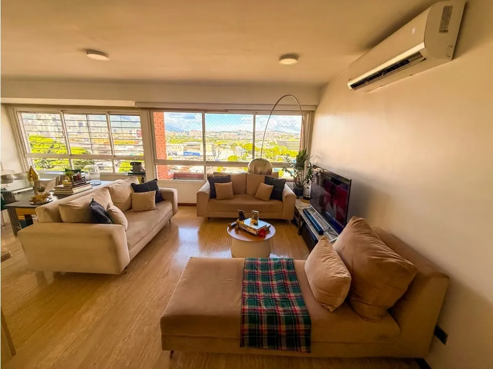 Vendo Penthouse de 3 Pisos en El Rosal - 4