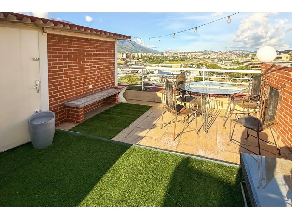 Vendo Penthouse de 3 Pisos en El Rosal - 10