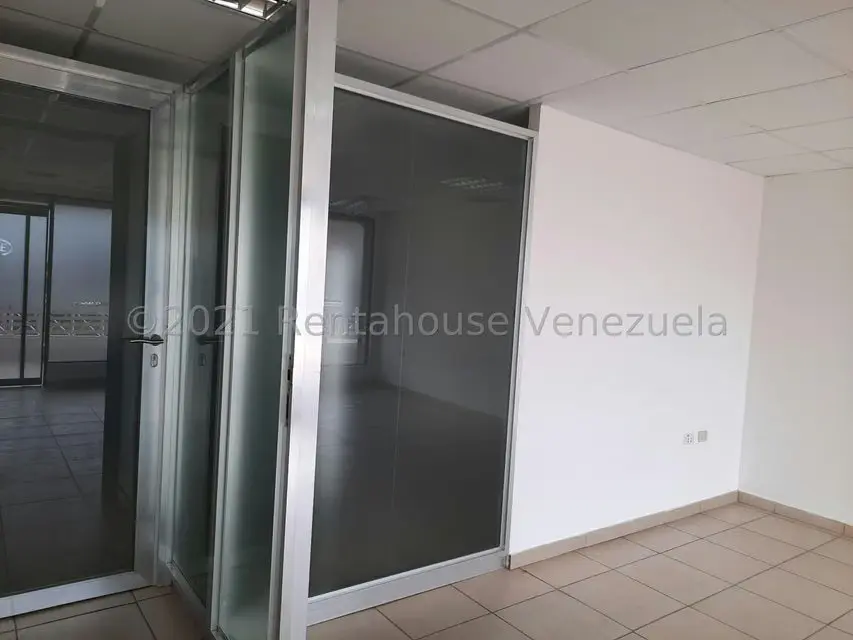 Local Comercial en Alquiler en La Tropicana, Zulia - 4
