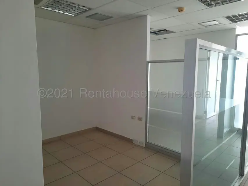 Local Comercial en Alquiler en La Tropicana, Zulia - 5