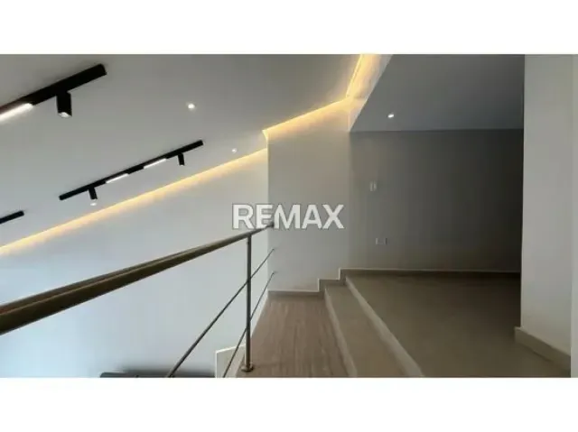 En Venta PH Santa Fe Norte 200m², calle cerrada. 4H+3B+2P - 18