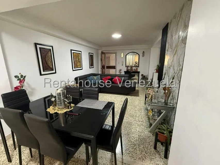 Apartamento (1 Nivel) en Venta en Parroquia Altagracia, Distrito Metropolitano - 2