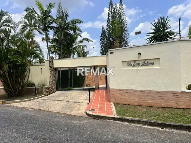 VENTA DE CASA EN COLINAS DE GUATAPARO NO PUBLICAR