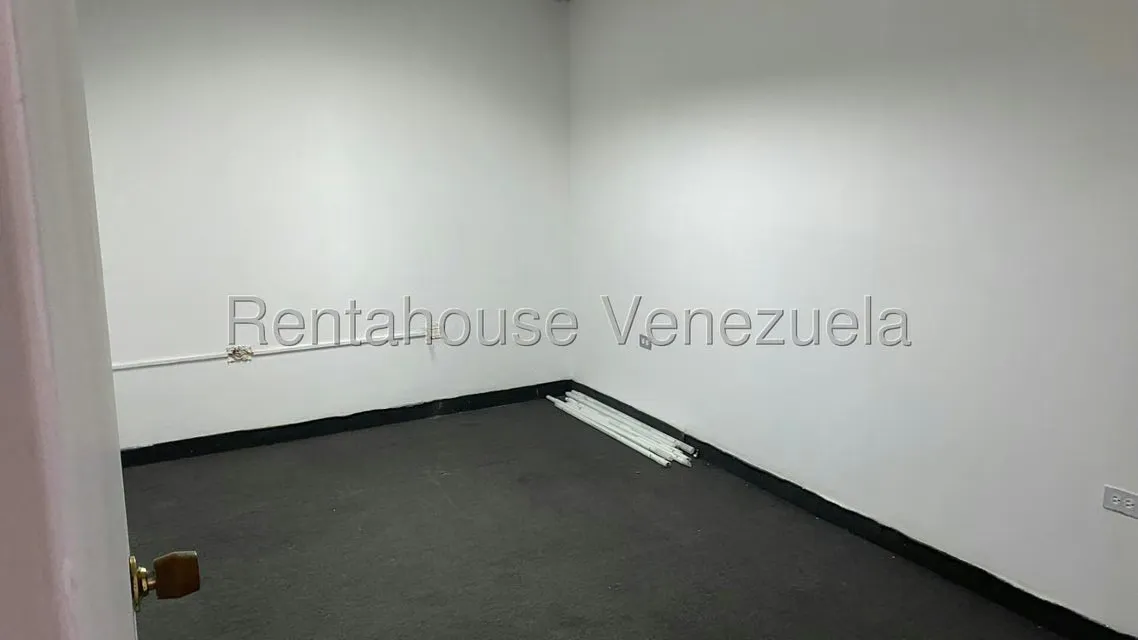 Oficina en Alquiler en Sabana Grande, Distrito Metropolitano - 11