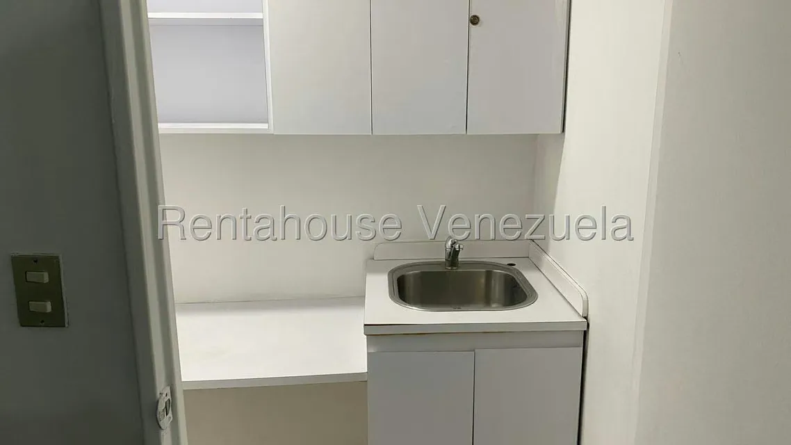 Oficina en Alquiler en Sabana Grande, Distrito Metropolitano - 13