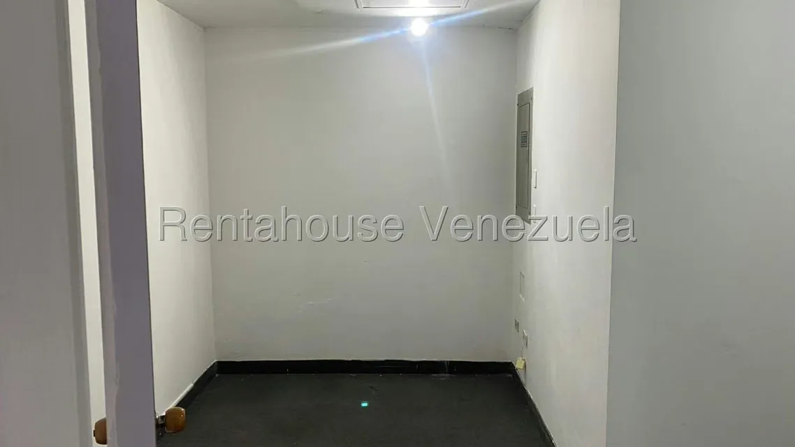 Oficina en Alquiler en Sabana Grande, Distrito Metropolitano - 17