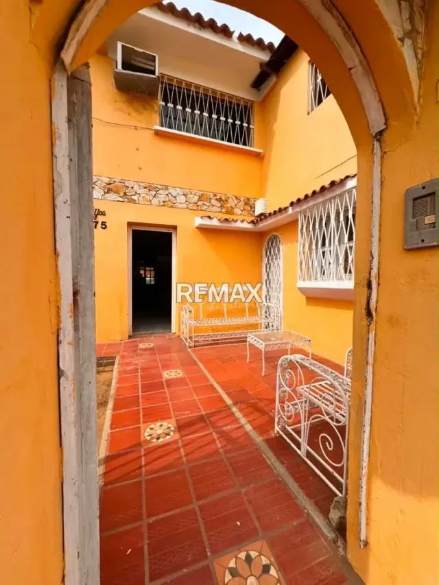 Casa en Urb. La California - 12