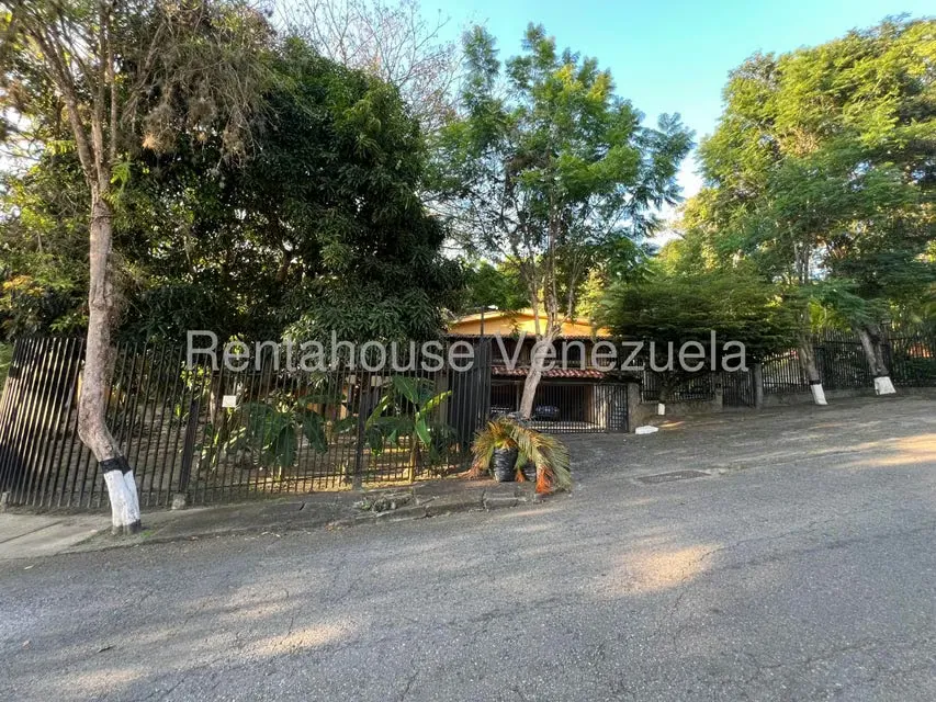 Casa (1 Nivel) en Venta en Los Geranios, Distrito Metropolitano - 2