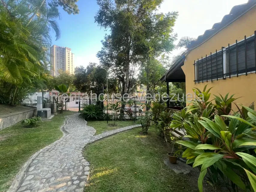 Casa (1 Nivel) en Venta en Los Geranios, Distrito Metropolitano - 18