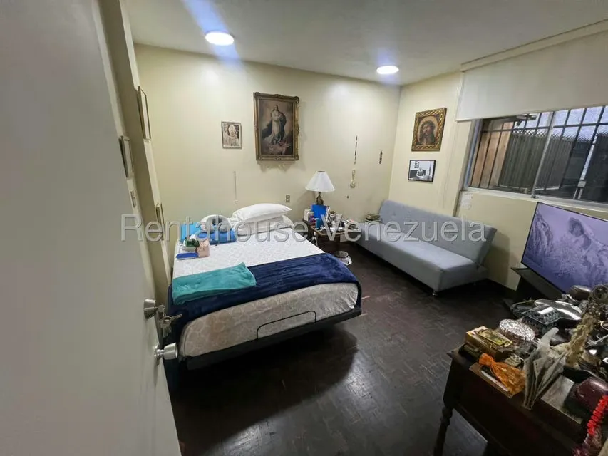 Casa (1 Nivel) en Venta en Los Geranios, Distrito Metropolitano - 35