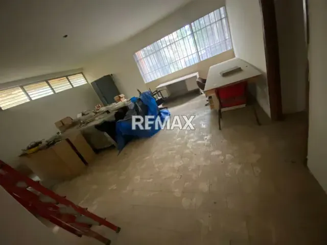 Edificio en Venta en la Urbanización los Chaguaramos - 11