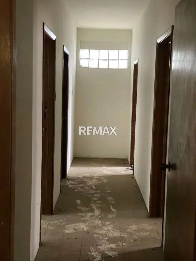 Edificio en Venta en la Urbanización los Chaguaramos - 12