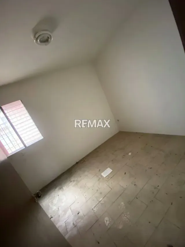 Edificio en Venta en la Urbanización los Chaguaramos - 15