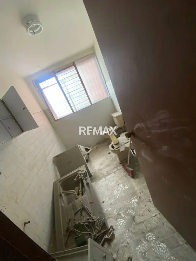 Edificio en Venta en la Urbanización los Chaguaramos - 16