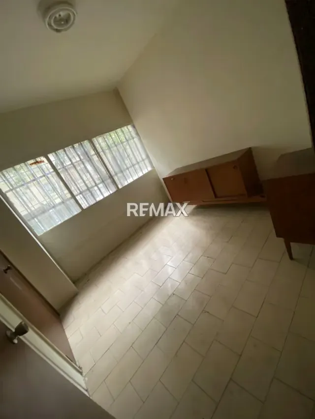Edificio en Venta en la Urbanización los Chaguaramos - 17