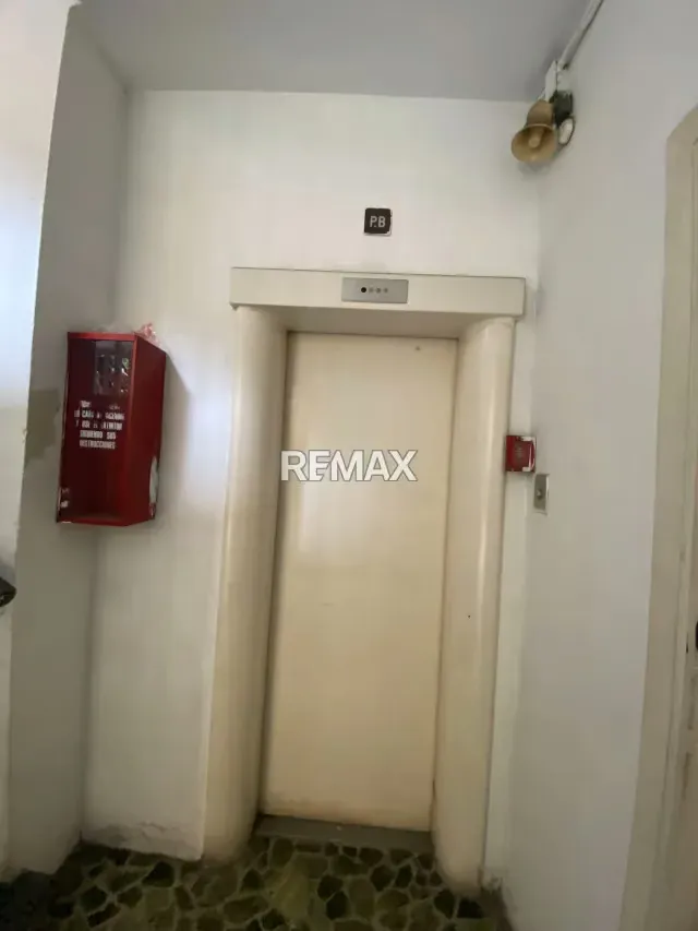 Edificio en Venta en la Urbanización los Chaguaramos - 9
