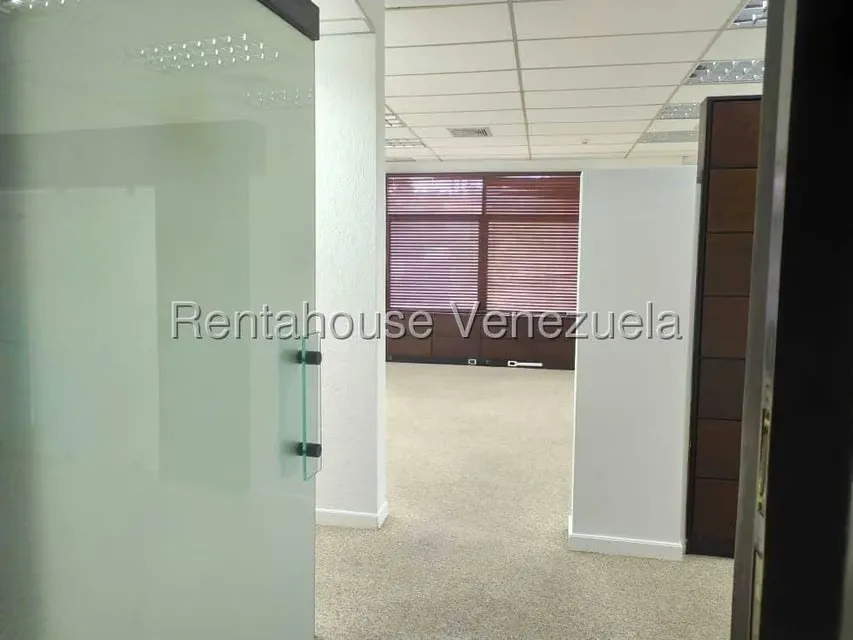 Comercial (Oficina) en Alquiler en La Lagunita Country Club, Distrito Metropolitano - 11