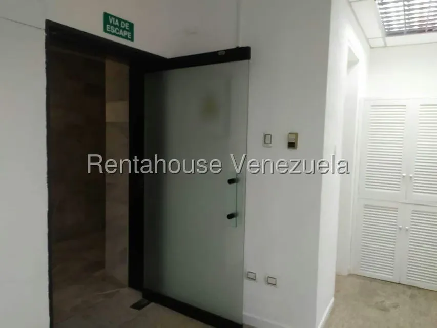 Comercial (Oficina) en Alquiler en La Lagunita Country Club, Distrito Metropolitano - 13
