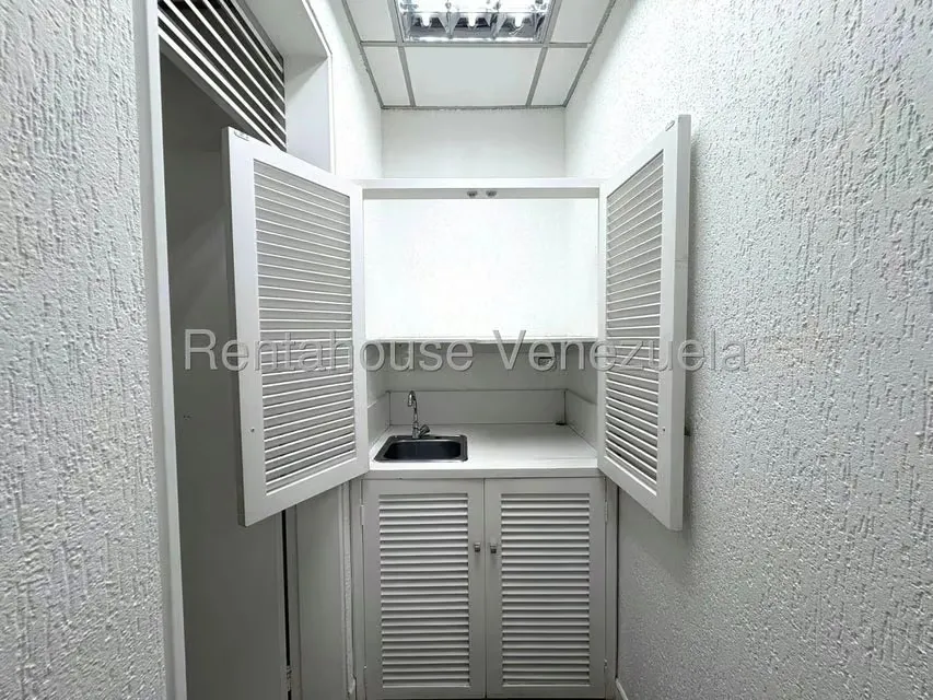 Comercial (Oficina) en Alquiler en La Lagunita Country Club, Distrito Metropolitano - 14
