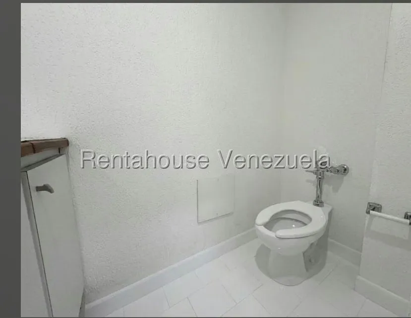 Comercial (Oficina) en Alquiler en La Lagunita Country Club, Distrito Metropolitano - 17