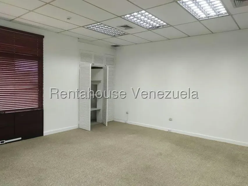 Comercial (Oficina) en Alquiler en La Lagunita Country Club, Distrito Metropolitano - 19