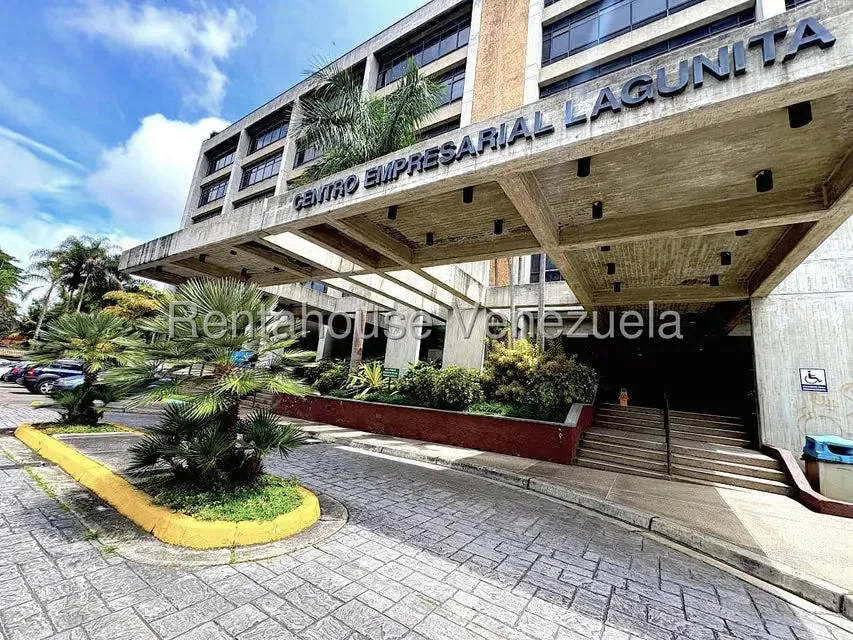 Comercial (Oficina) en Alquiler en La Lagunita Country Club, Distrito Metropolitano - 2