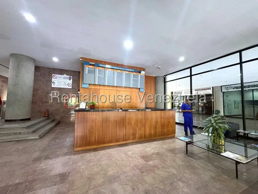 Comercial (Oficina) en Alquiler en La Lagunita Country Club, Distrito Metropolitano - 24