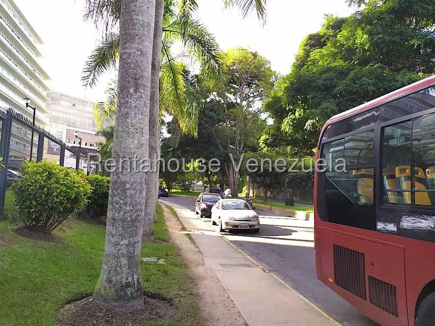 Comercial (Oficina) en Alquiler en La Lagunita Country Club, Distrito Metropolitano - 43