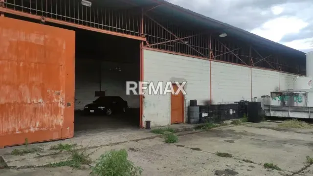 Galpón en Alquiler Zona Industrial San Vicente - 2