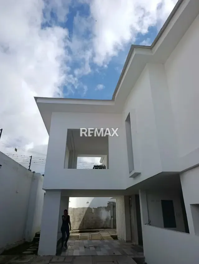 Espectacular Casa a Estrenar a Pie de Calle en Colinas de Antajaru - 2
