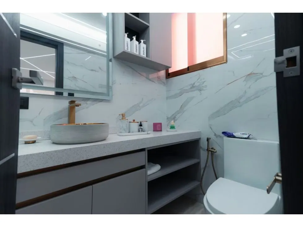 Apartamento remodelado en las mercedes de 230mts calle la cinta - 16