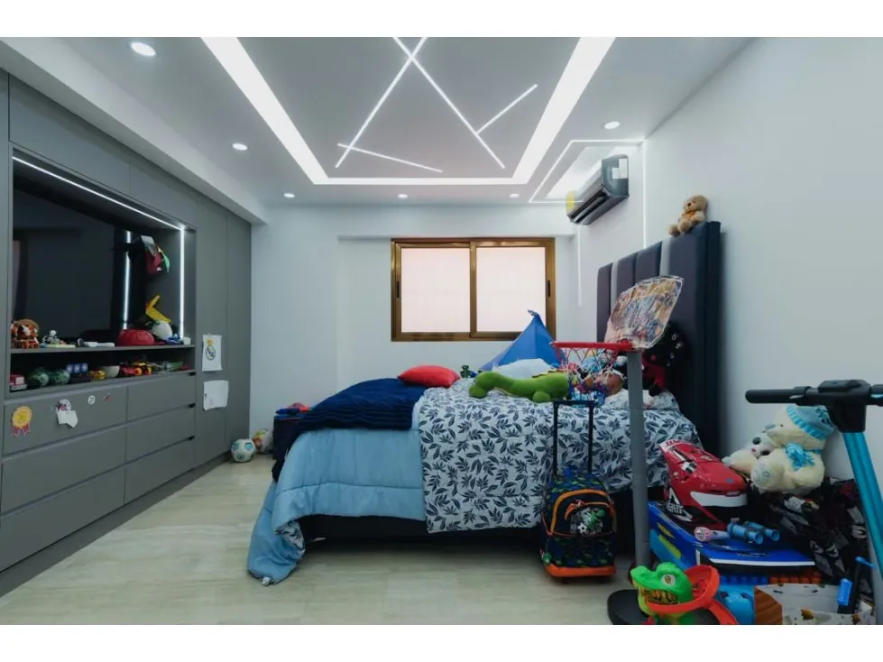 Apartamento remodelado en las mercedes de 230mts calle la cinta - 17