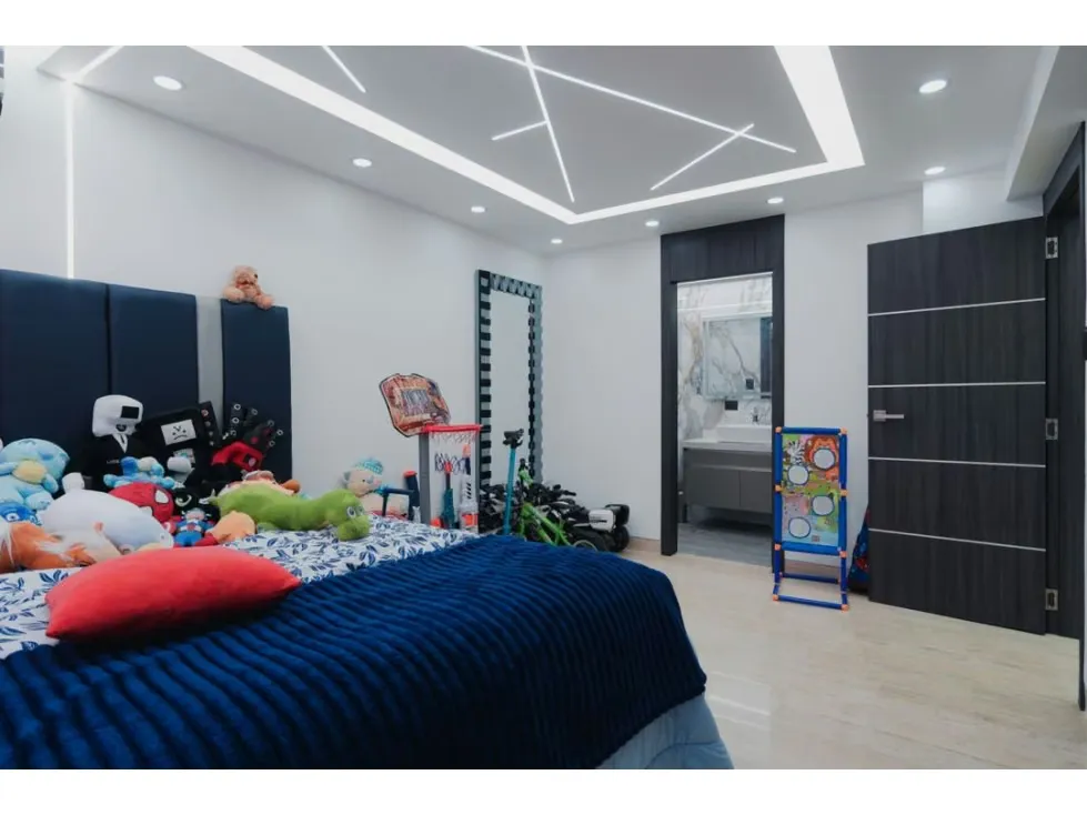 Apartamento remodelado en las mercedes de 230mts calle la cinta - 18