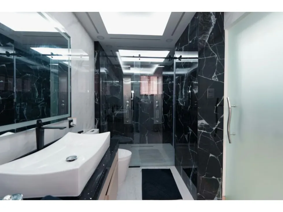 Apartamento remodelado en las mercedes de 230mts calle la cinta - 24
