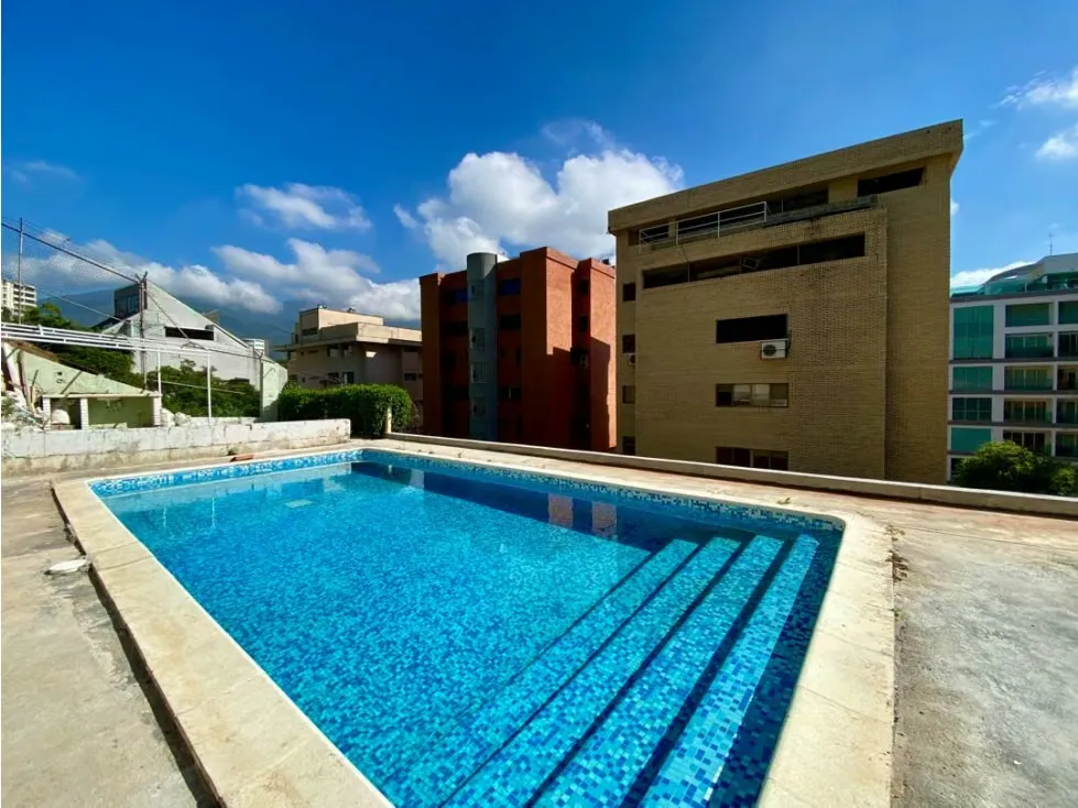 Apartamento remodelado en las mercedes de 230mts calle la cinta - 25