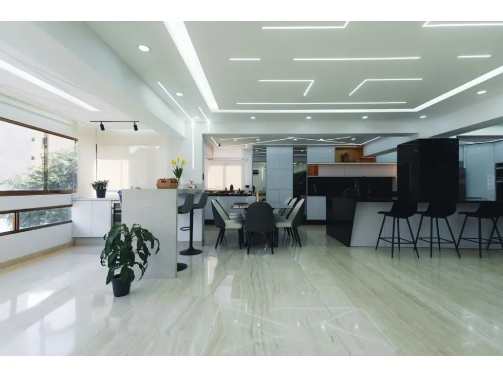 Apartamento remodelado en las mercedes de 230mts calle la cinta - 10