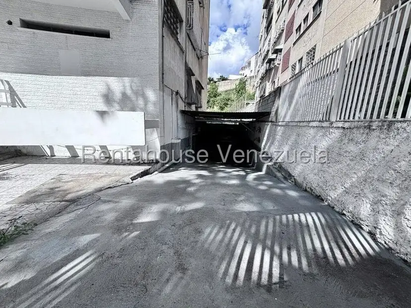 Comercial (Local Comercial) en Alquiler en Colinas de Bello Monte, Distrito Metropolitano