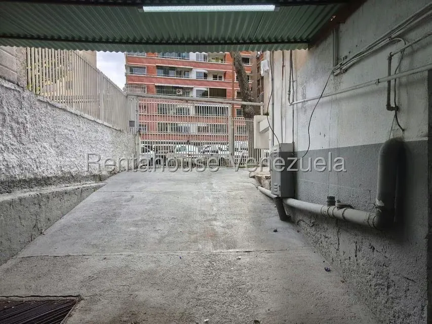 Local Comercial en Alquiler en Colinas de Bello Monte, Distrito Metropolitano - 2